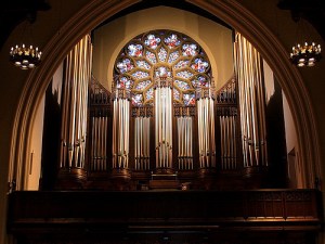 "Enseigne-moi à accomplir ce qui te plaît, puisque tu es mon Dieu! Ton Esprit qui est bon me conduira sur un sol   aplani: puisque tu es ce que tu es, ô Eternel, garde ma vie,toi qui es juste; délivre-moi de mes angoisses." La Bible, Psaume 143:10-11